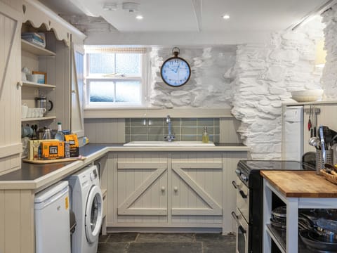 Kitchen area | Geranium Cottage, Port Isaac