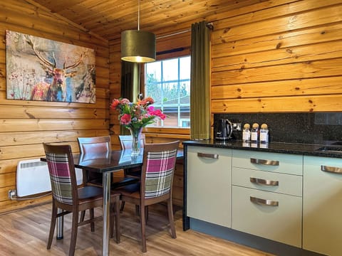 Kitchen/diner | Ingliston Country Club & Hotel - Lodge 2 - Ingliston Country Club & Hotel , Glasgow