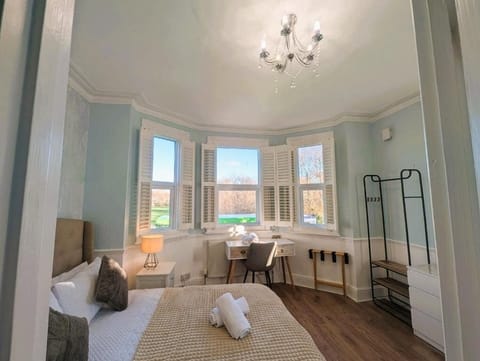 Deluxe Double Room | Free WiFi