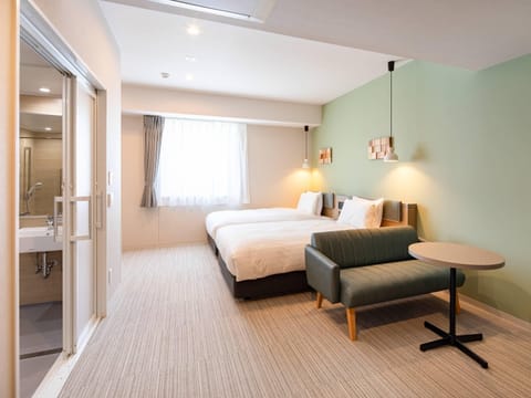 Premium bedding, in-room safe, laptop workspace, blackout drapes