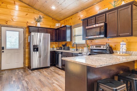 House (3 Bedrooms) | Interior
