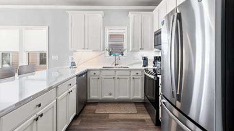 Salty Seabreeze 2nd Floor - Kitchen