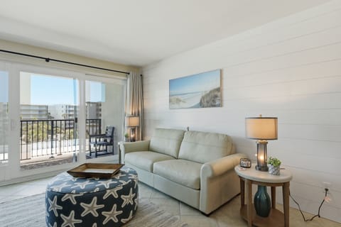 Sea Oats #511 Living Room