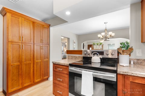 Fully equipped stainless steel Kitchen
