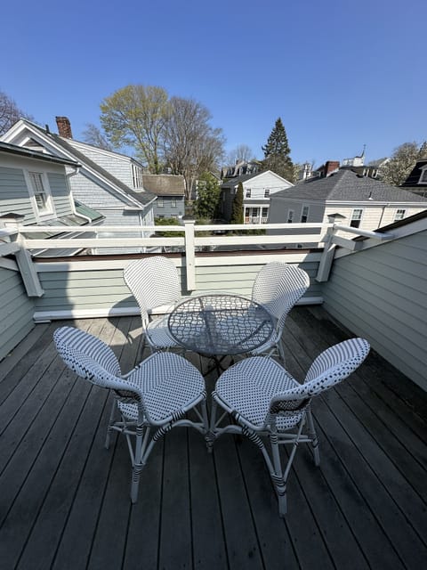 Studio | Outdoor dining