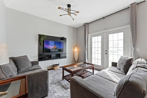 Communal lounge / TV room,Living Room