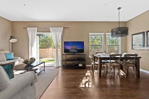Communal lounge / TV room,Living Room