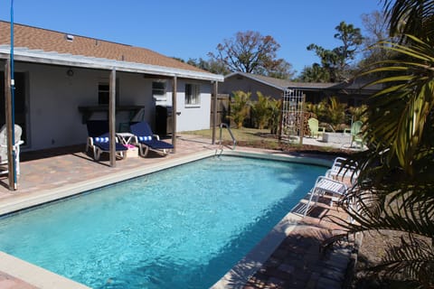 The Coral Cottage Private Backyard Oasis.