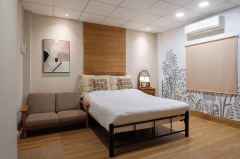 Basic Room, Non Smoking | Desk, free WiFi