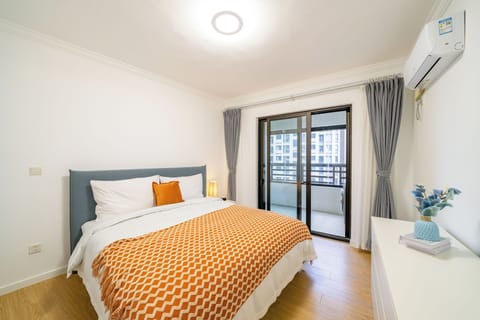 Superior Double Room, 1 Queen Bed, Non Smoking, City View | Free WiFi