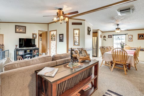 House (3 Bedrooms) | Interior