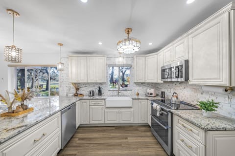 From casual snacks to family dinners, this kitchen is fully equipped and thoughtfully laid out for ease and enjoyment.