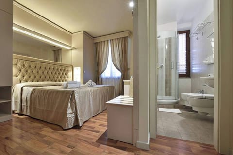 Superior Double Room | Bathroom | Shower, hair dryer, slippers, towels