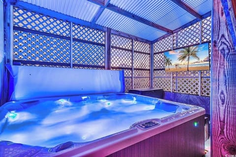 Indoor spa tub