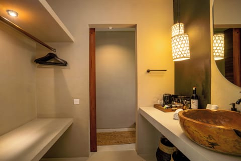 Superior Double Room, Balcony, Pool View | Bathroom | Shower, free toiletries, hair dryer, slippers