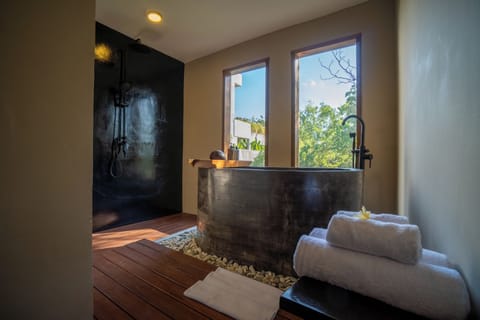 Superior Double Room, Balcony, Pool View | Spa | Deep-tissue massages, massages