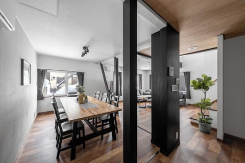 Apartment | Dining