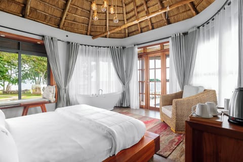 Executive Cottage, 1 King Bed, Lake View | In-room safe, soundproofing, free WiFi, wheelchair access