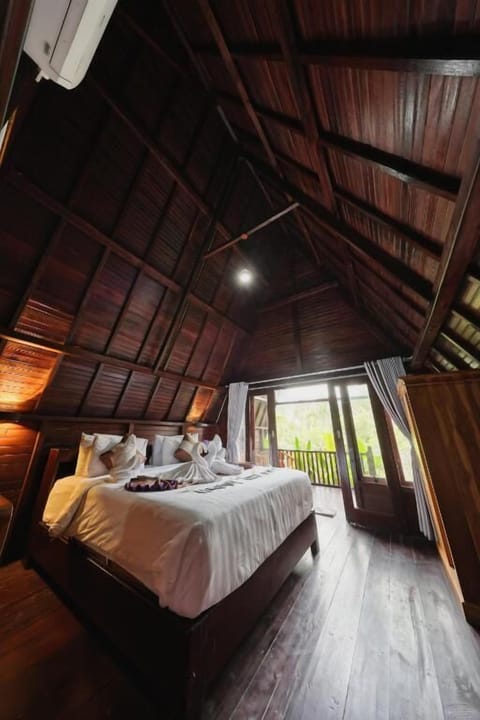 Double Room, Balcony, Courtyard View | Free WiFi, bed sheets