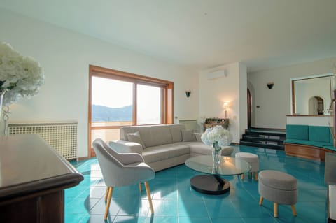 Villa, Balcony, City View | Living area