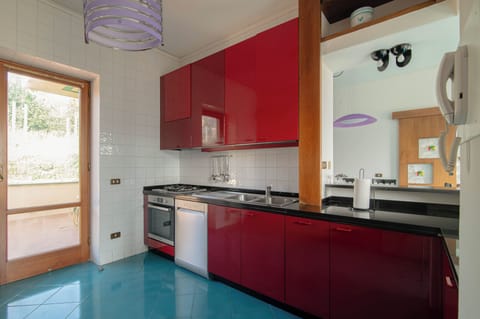 Villa, Balcony, City View | Private kitchen