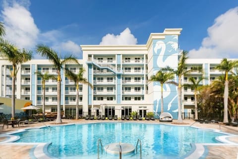 2 outdoor pools, open 7:00 AM to 10:00 PM, cabanas (surcharge)