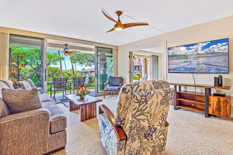 Livingroom - Bright island living with central AC and seamless groundfloor indoor-outdoor flow