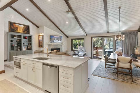 Condo, 4 Bedrooms | Interior