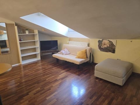 Comfort Apartment, City View | Living area