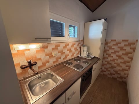 Comfort Apartment, Balcony, Sea View | Private kitchen