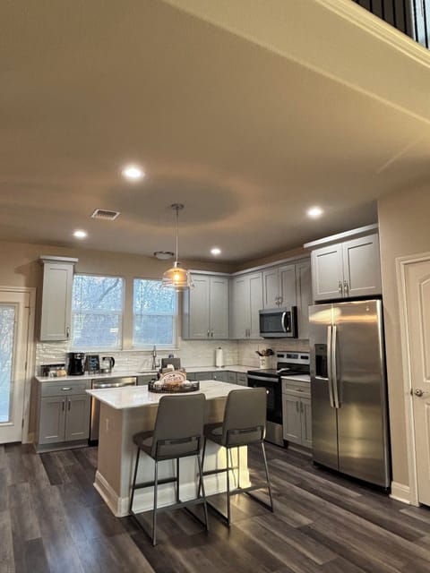 Kitchen with large island