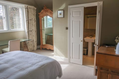 Standard Double Room, River View | Free WiFi