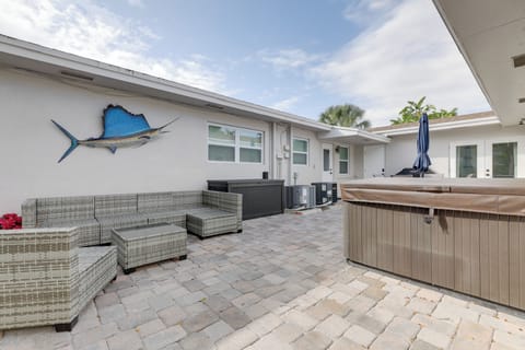 Shared Courtyard | Hot Tub | Gas Grill