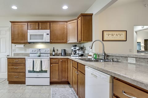 Kitchen | Refrigerator