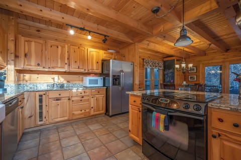 Spacious and upgraded kitchen 