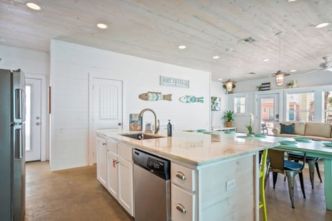 Basic House | Private kitchen