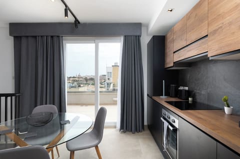 Penthouse, City View | Private kitchen | Electric kettle, toaster
