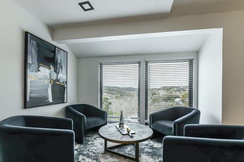 Sitting Area | Main Level