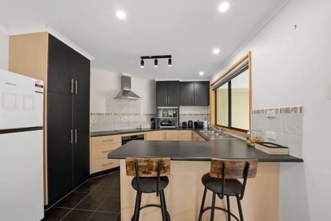 Clean and functional kitchen designed for everyday use.