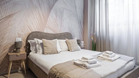 Apartment (1 Bedroom) | Interior
