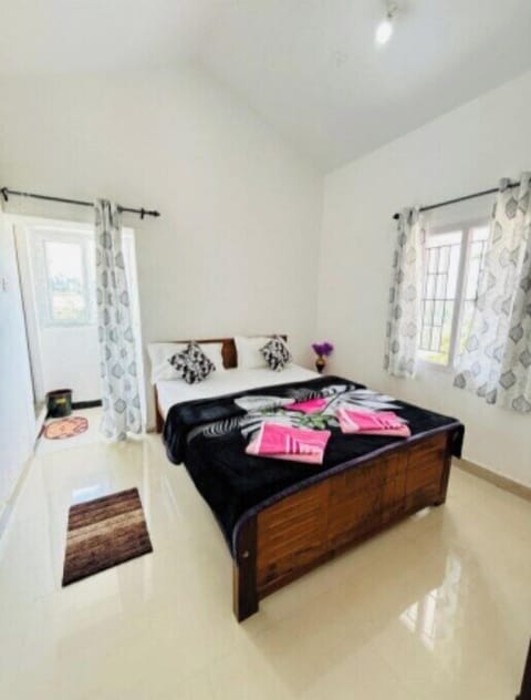 Deluxe Room | Desk, laptop workspace, free WiFi