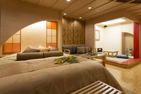 xxx Superior Double Room | Down comforters, minibar, desk, blackout drapes