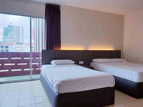 Superior Triple Room, 1 Bedroom, Non Smoking, City View | Street view