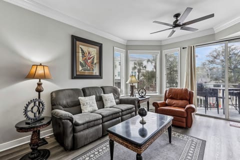 Welcome to 2111 SeaCrest!