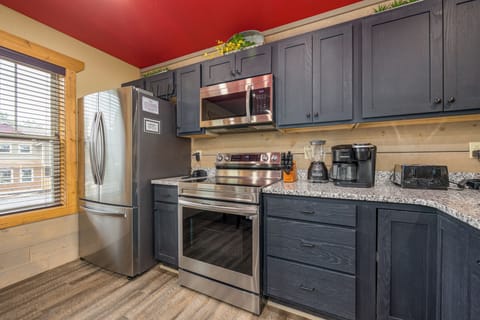 Room, Multiple Beds, Hot Tub, Mountain View (A Majestic Hilltop) | Private kitchen