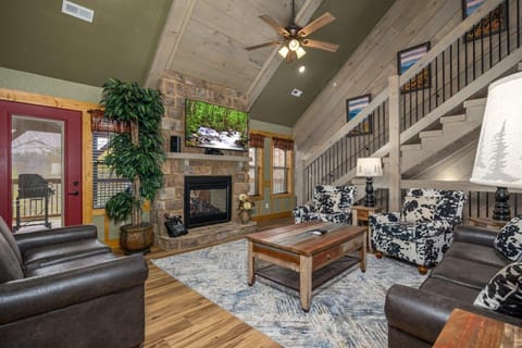 Chalet, Multiple Beds, Pool Access, Mountain View (Harmony Peak) | Living area