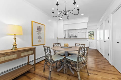 Dining area | Dining table for 4