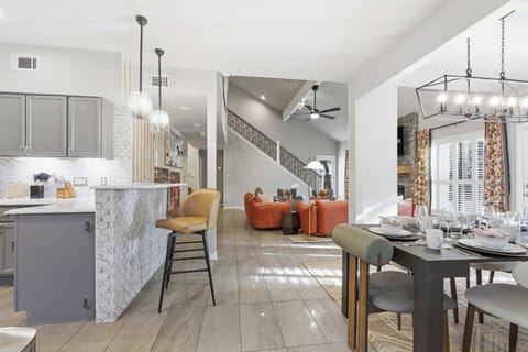 With an open floor plan, there’s plenty of room to cook, dine, lounge, and laugh—all without bumping into anyone. Perfect for group fun or solo relaxation!