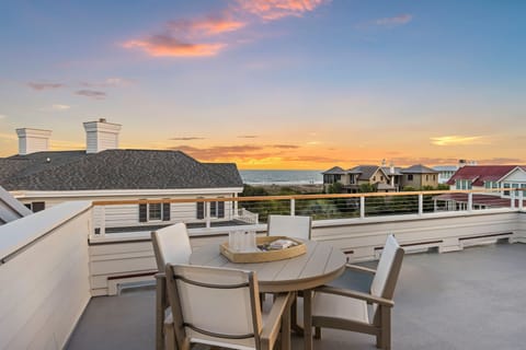 Ocean Views from the Rooftop Deck!