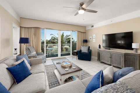 Saint Simons Grand 114 - Open Concept Living Space